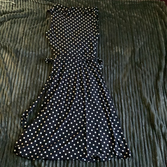 Chaps by Ralph Lauren Faux Wrap Polka Dot Dress in Navy. Size Medium. - Picture 2 of 4